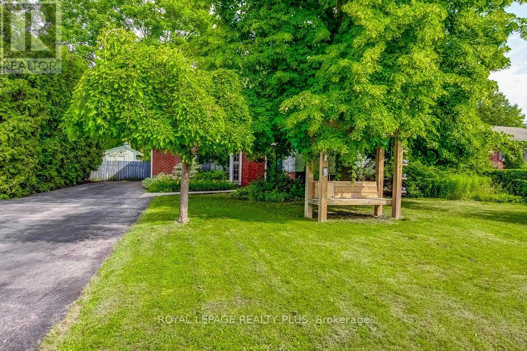 5322 Windermere Drive, Burlington, Ontario  L7L 3M1 - Photo 2 - W13514092