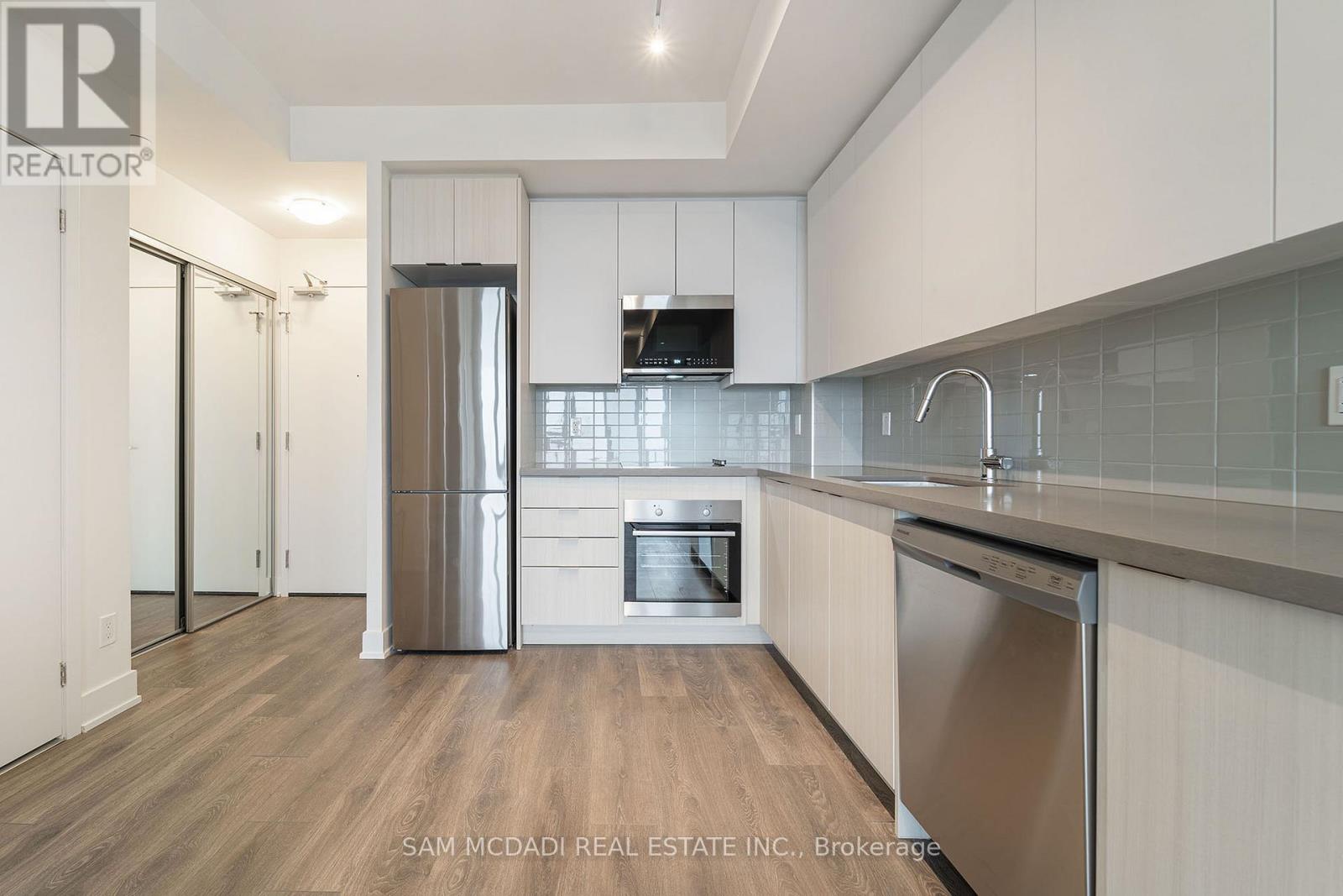 1102 - 297 Oak Walk Drive, Oakville, Ontario  L6H 6Z3 - Photo 6 - W13514148