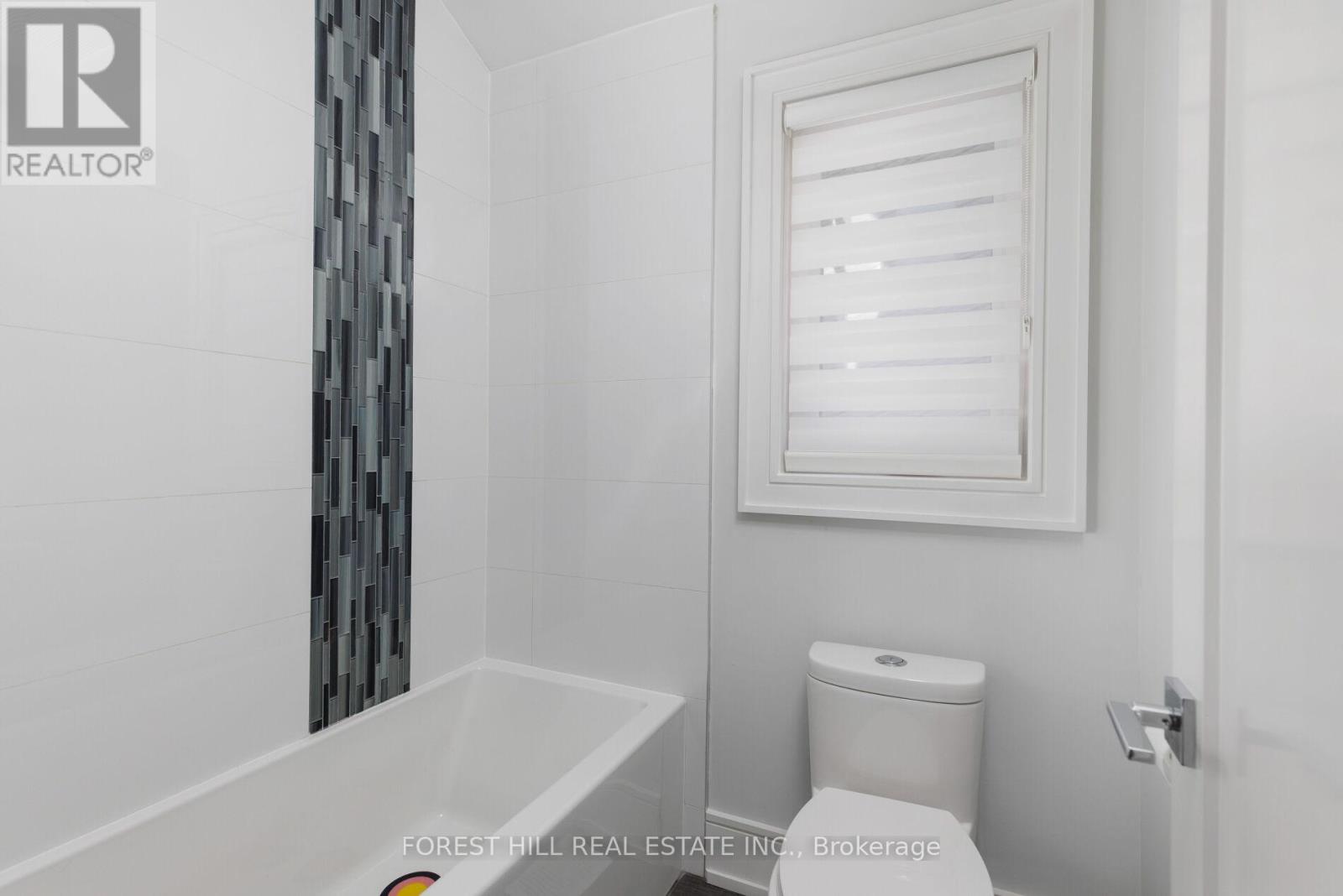 8 NORA ROAD Toronto (Islington-City Centre West), ON M9A 1C9