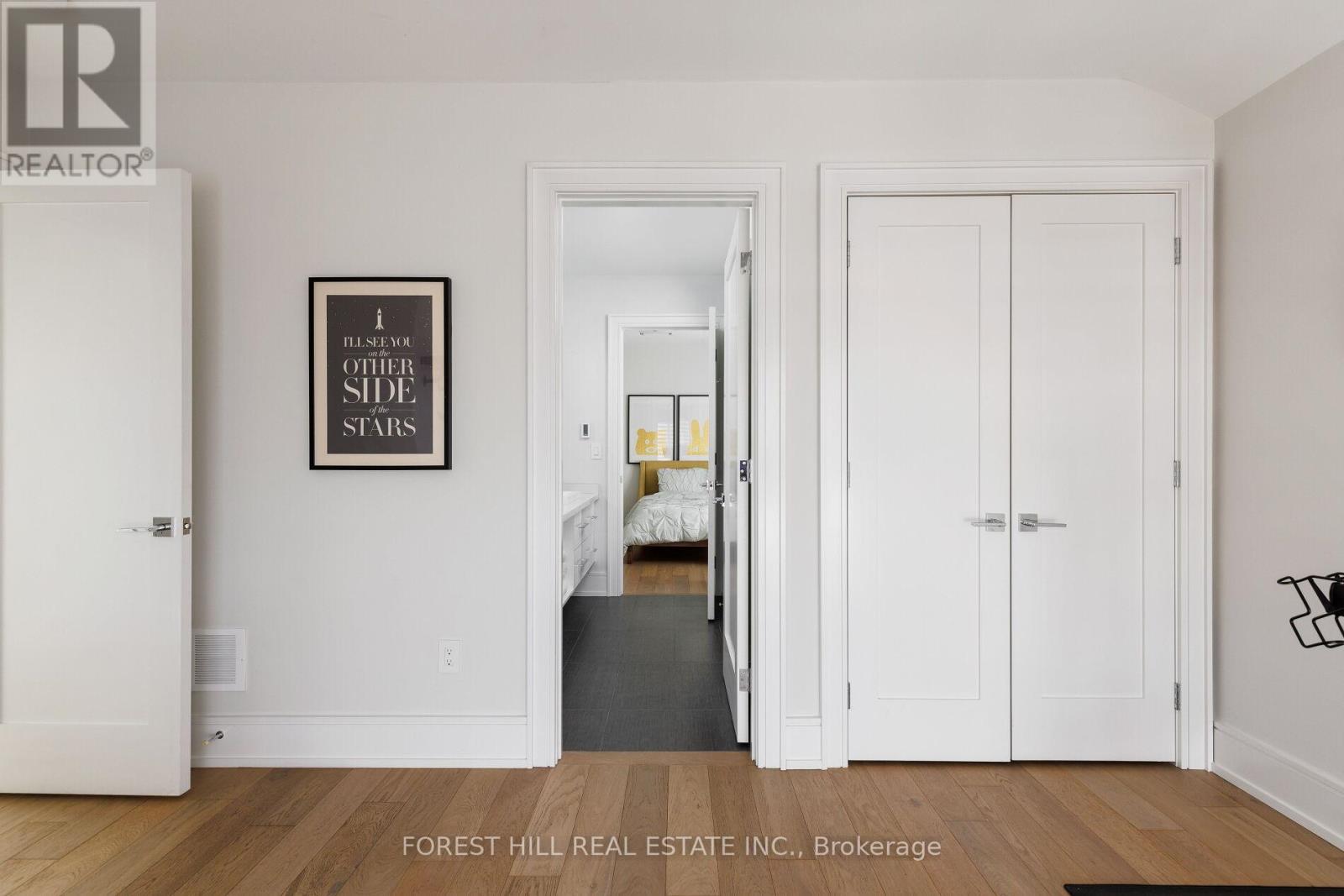 8 NORA ROAD Toronto (Islington-City Centre West), ON M9A 1C9