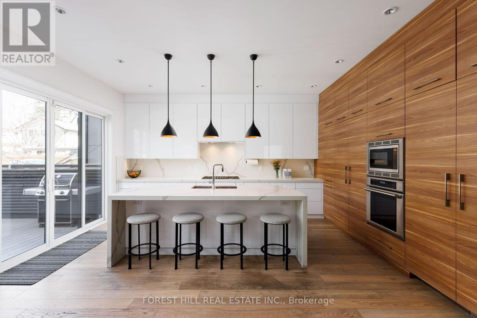 8 NORA ROAD Toronto (Islington-City Centre West), ON M9A 1C9
