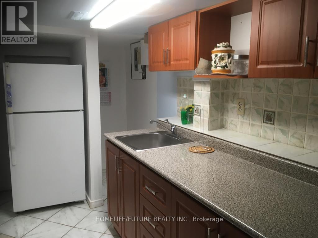 Bsmt - 70 Oakhaven Drive, Toronto, Ontario  M1V 1X9 - Photo 3 - E13514232