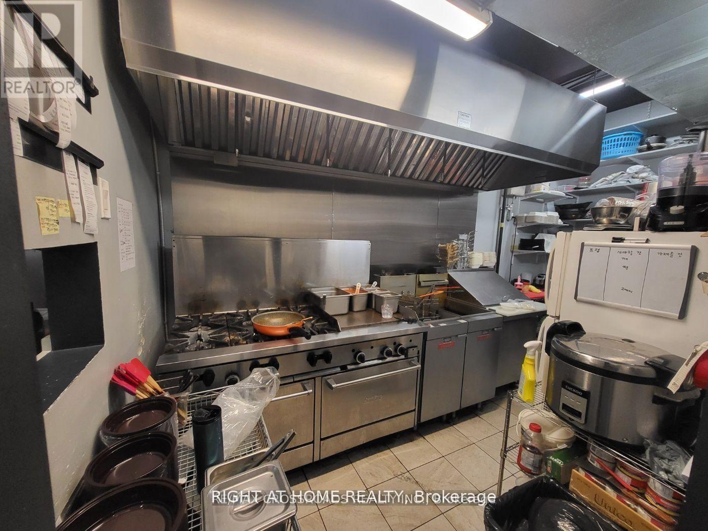 7051 Yonge Street, Markham (Grandview), Ontario  L3T 2A6 - Photo 3 - N13514238