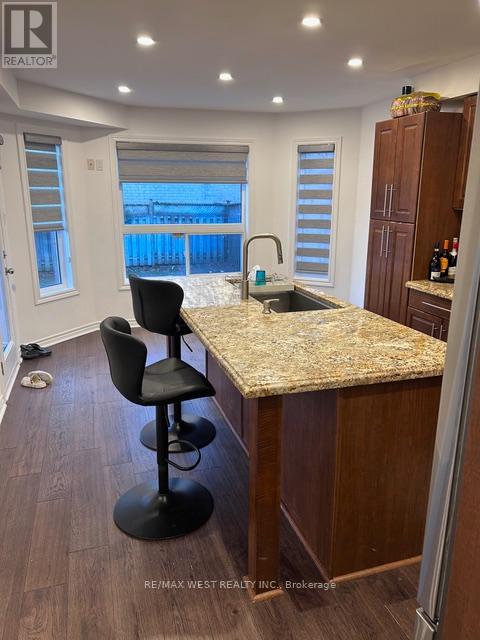 3 Amaryllis Avenue, Richmond Hill, Ontario  L4E 3T7 - Photo 4 - N13514256
