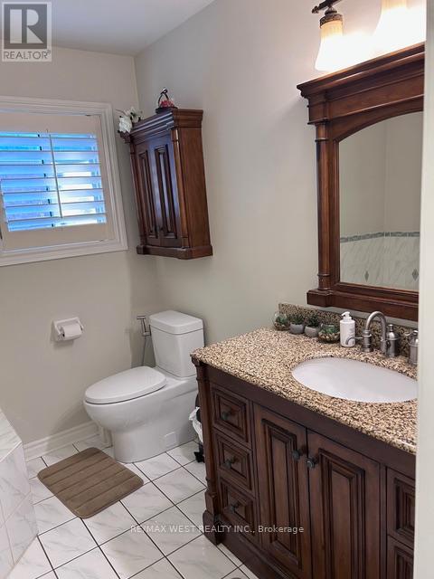 3 Amaryllis Avenue, Richmond Hill, Ontario  L4E 3T7 - Photo 7 - N13514256