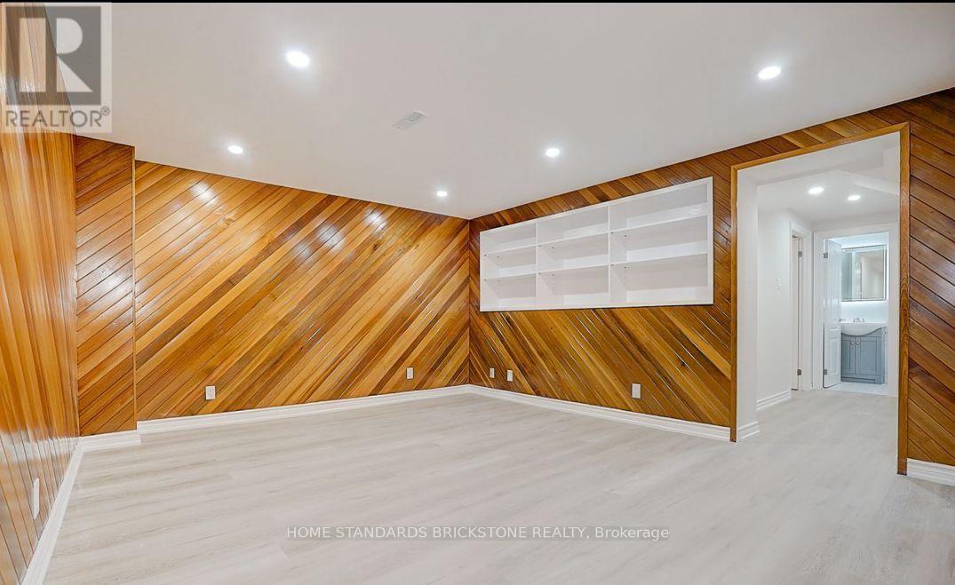 24 Barrington Crescent, Markham, Ontario  L3R 3H3 - Photo 7 - N13514284