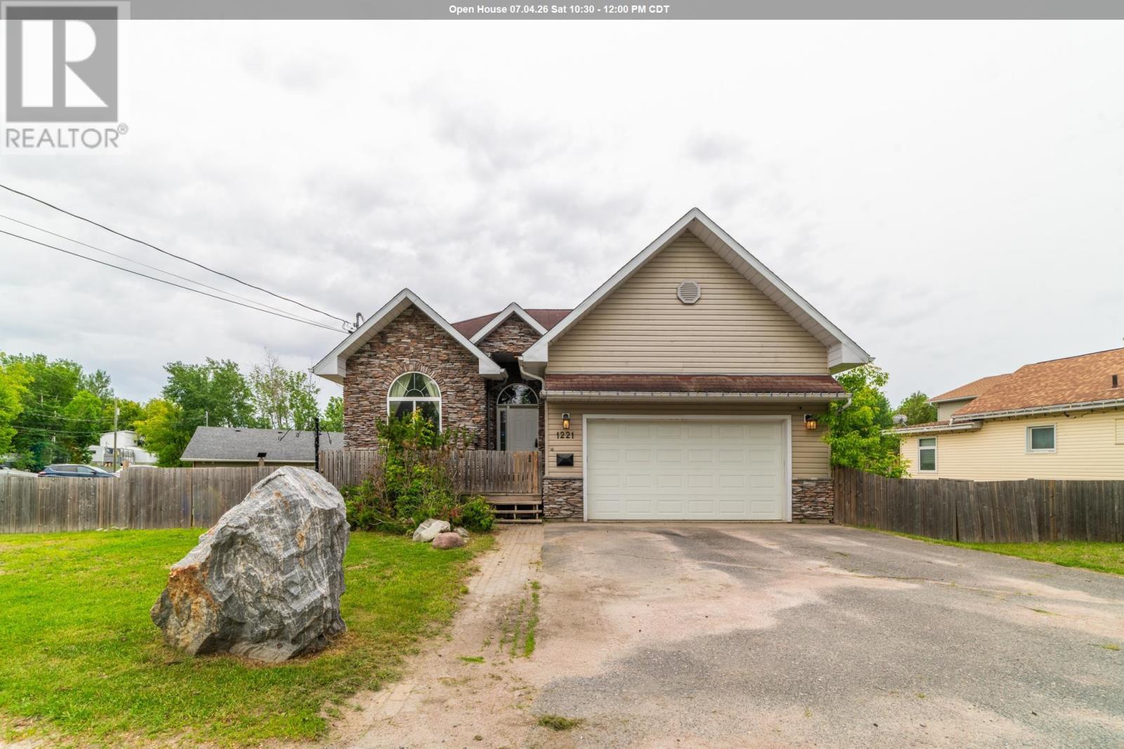 1221 River Drive, Kenora, Ontario