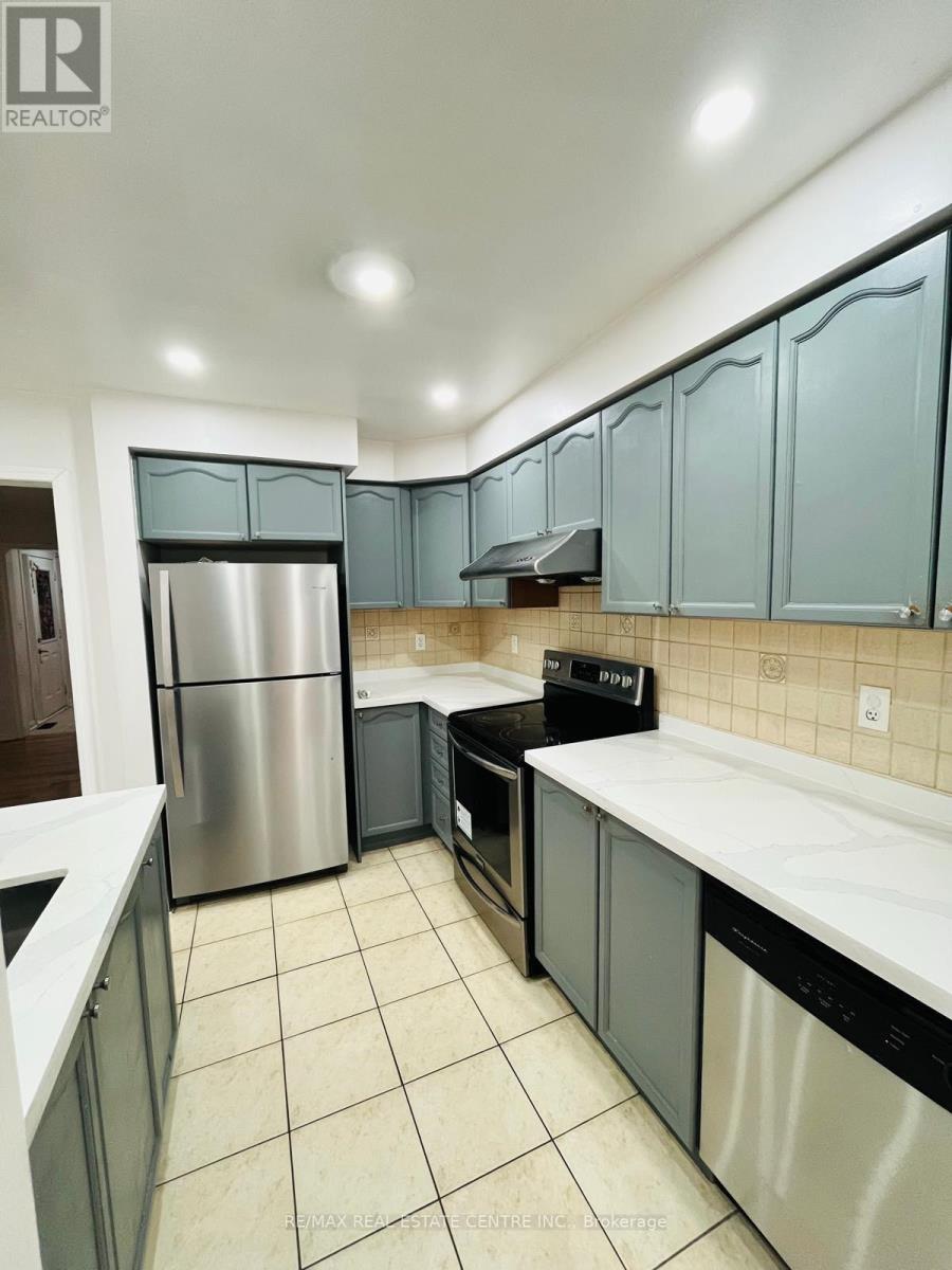 UPPER LEVEL - 48 HERDWICK STREET, Brampton (Gore Industrial North)