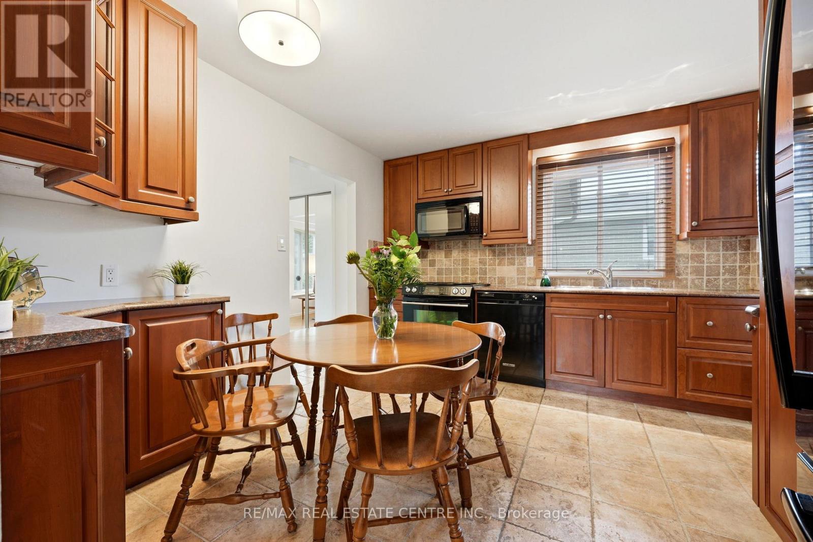 3170 Palmer Drive, Burlington, Ontario  L7M 1L4 - Photo 18 - W13514394