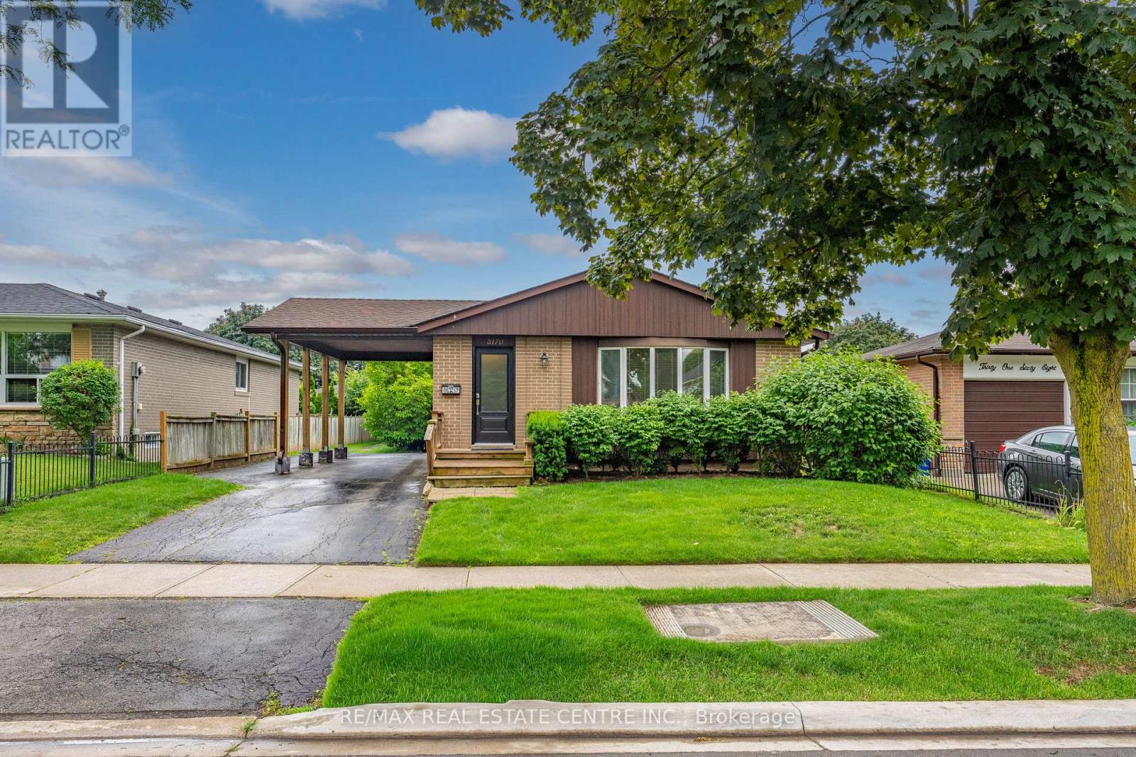 3170 Palmer Drive, Burlington, Ontario  L7M 1L4 - Photo 2 - W13514394