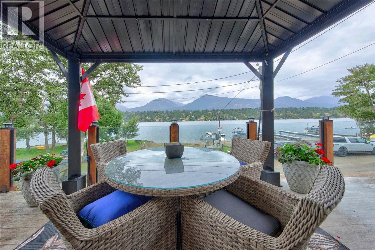 1518 Lower Lakeview Lane, Invermere, British Columbia