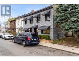 11 FORD STREET, Hamilton, Ontario