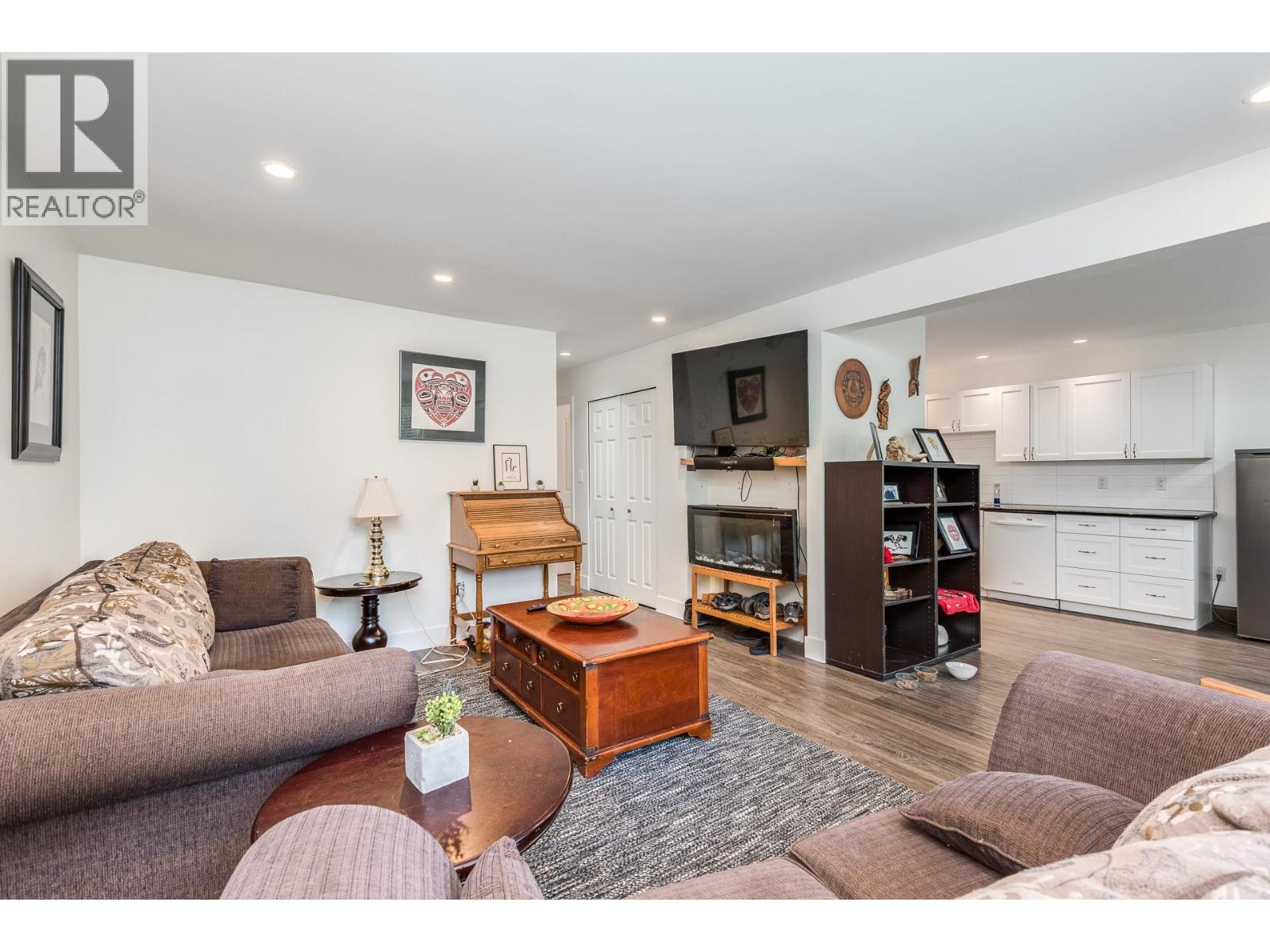 2031 Manning Avenue, Port Coquitlam, British Columbia V3B 1L5 - Photo 8 - R3141609