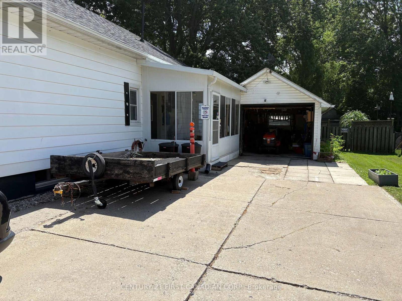 142 Frederic Street W, West Elgin, Ontario  N0L 2P0 - Photo 3 - X13514480