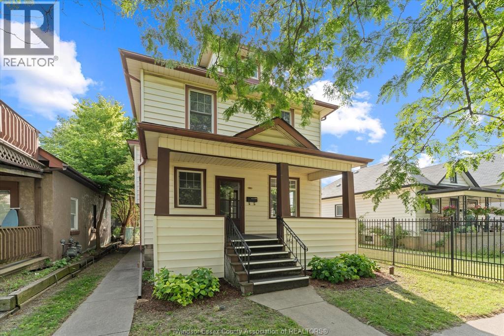 961 Lincoln, Windsor, Ontario N8Y 2H3 - Photo 1 - 26015857