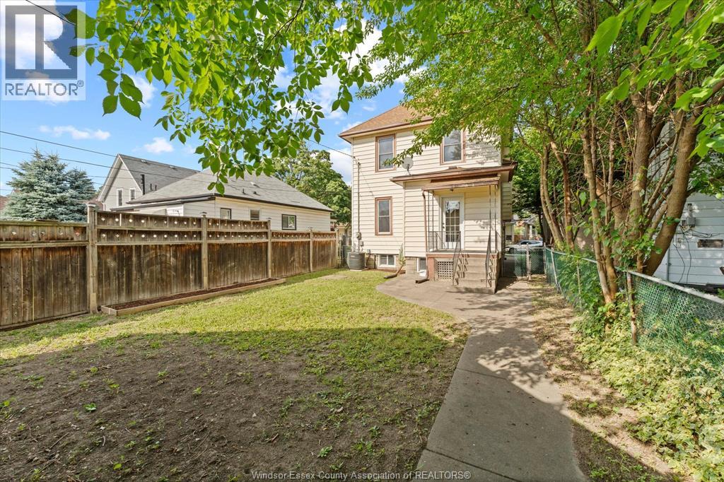 961 Lincoln, Windsor, Ontario N8Y 2H3 - Photo 36 - 26015857
