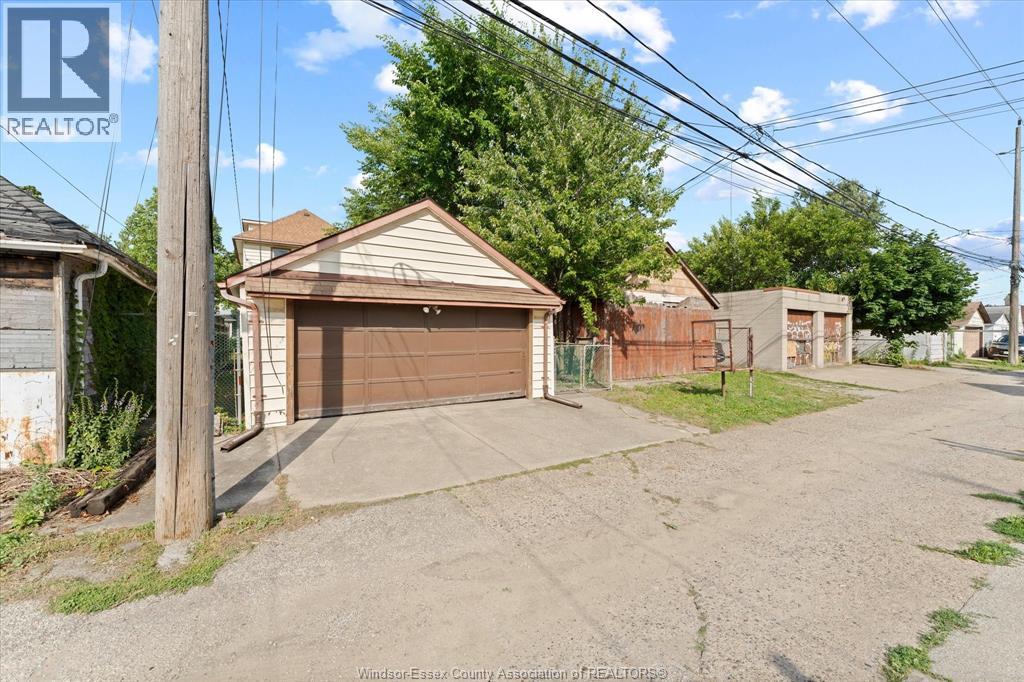 961 Lincoln, Windsor, Ontario N8Y 2H3 - Photo 38 - 26015857