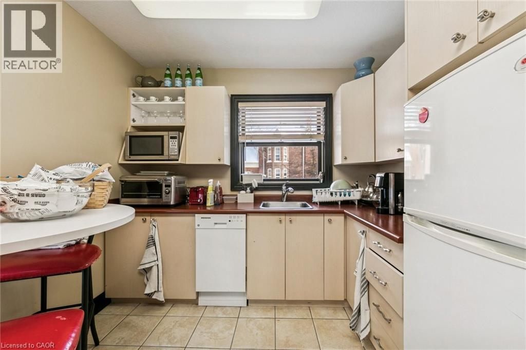 1445 Ontario Street, Burlington, Ontario  L7S 1G5 - Photo 3 - 40805216