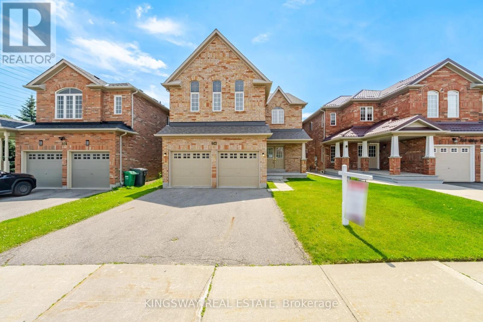 754 White Clover Way, Mississauga, Ontario  L5V 3B8 - Photo 3 - W13511516