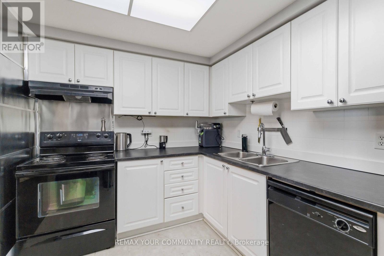 1109 - 135 Hillcrest Avenue, Mississauga, Ontario  L5B 4B1 - Photo 12 - W13466826