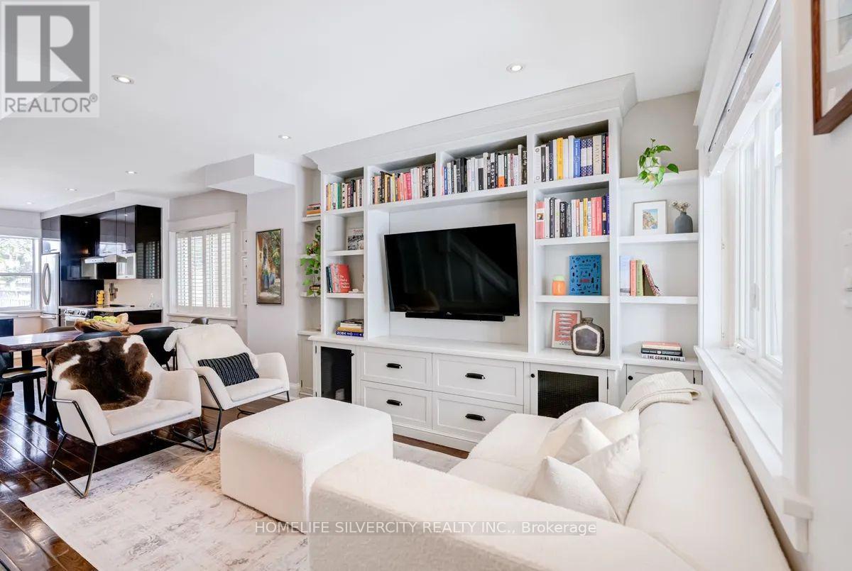 114 Springdale Boulevard, Toronto, Ontario M4J 1W9 - Photo 2 - E13514478
