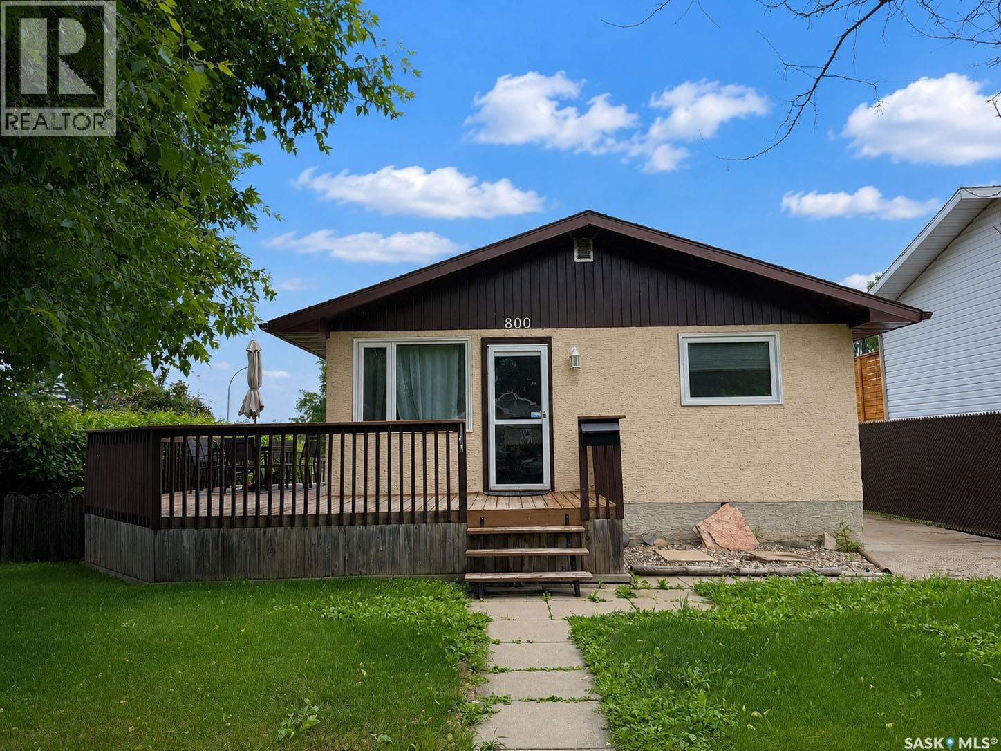 800 1st Street E, Prince Albert, Saskatchewan  S6V 0C2 - Photo 2 - SK041154