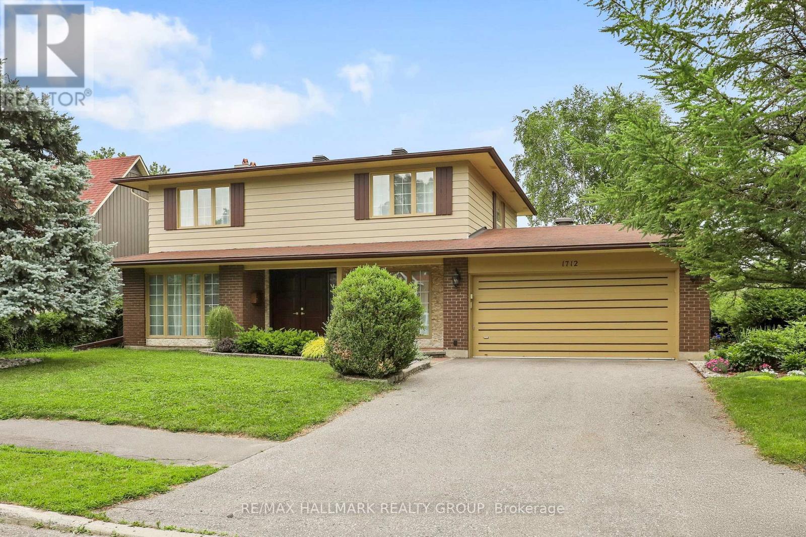1712 Playfair Drive, Ottawa, Ontario  K1H 5S6 - Photo 2 - X12842110