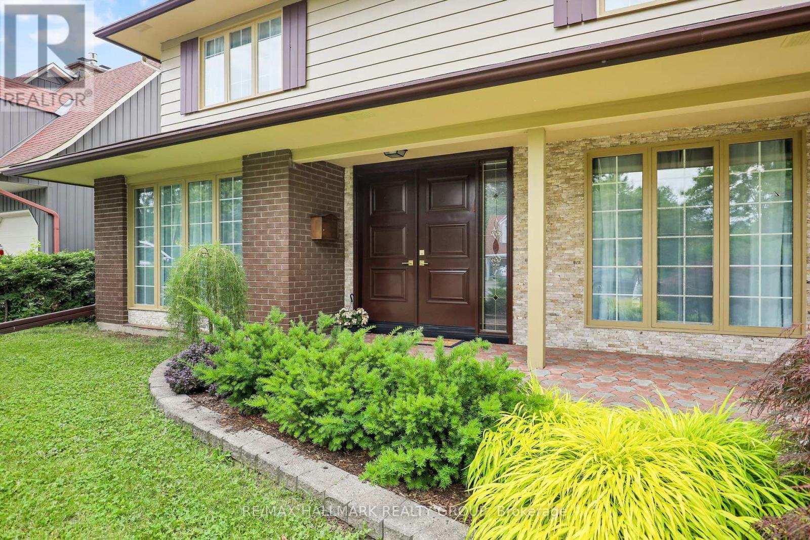1712 Playfair Drive, Ottawa, Ontario  K1H 5S6 - Photo 3 - X12842110