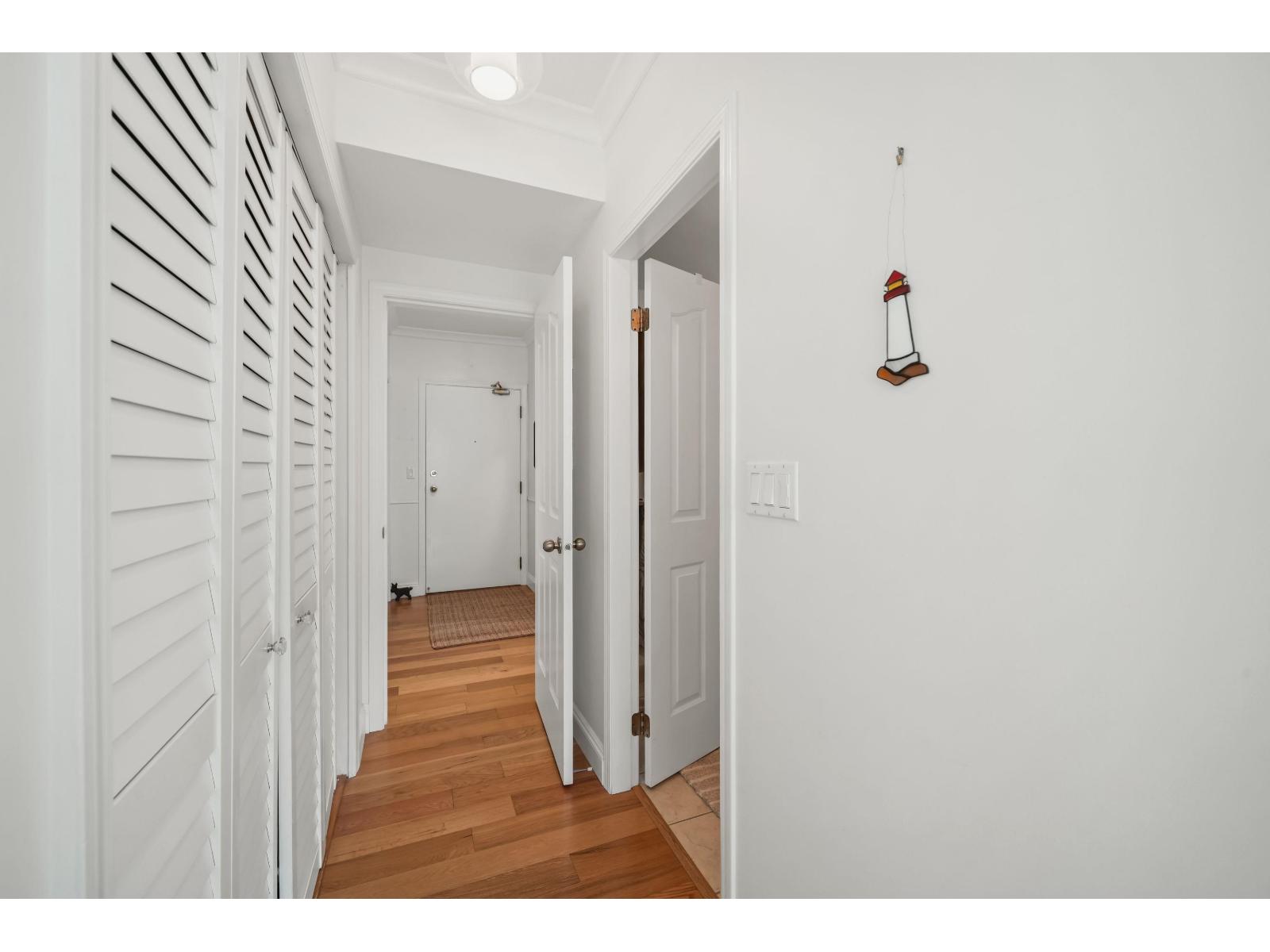 201 1255 Best Street, White Rock, British Columbia  V4B 4E1 - Photo 10 - R3141417