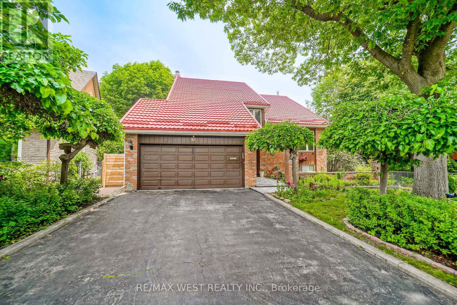 18 TRILLIUM COURT, Brampton (Northgate)