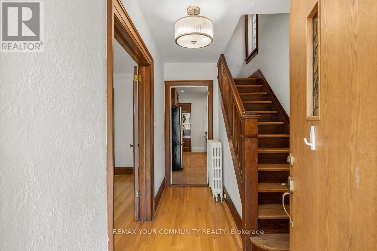 82 Abbott Avenue, Toronto, Ontario M6P 1H6 - Photo 5 - W13514550