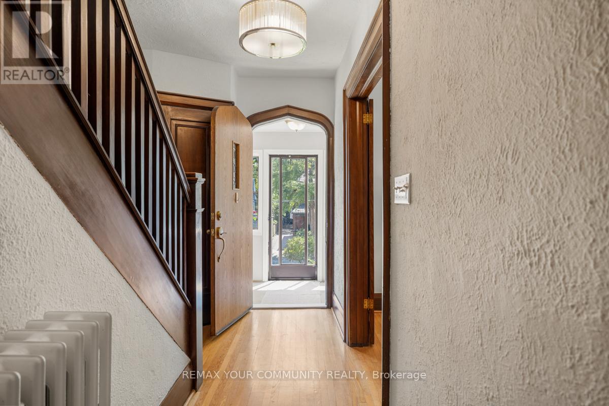 82 Abbott Avenue, Toronto, Ontario M6P 1H6 - Photo 6 - W13514550