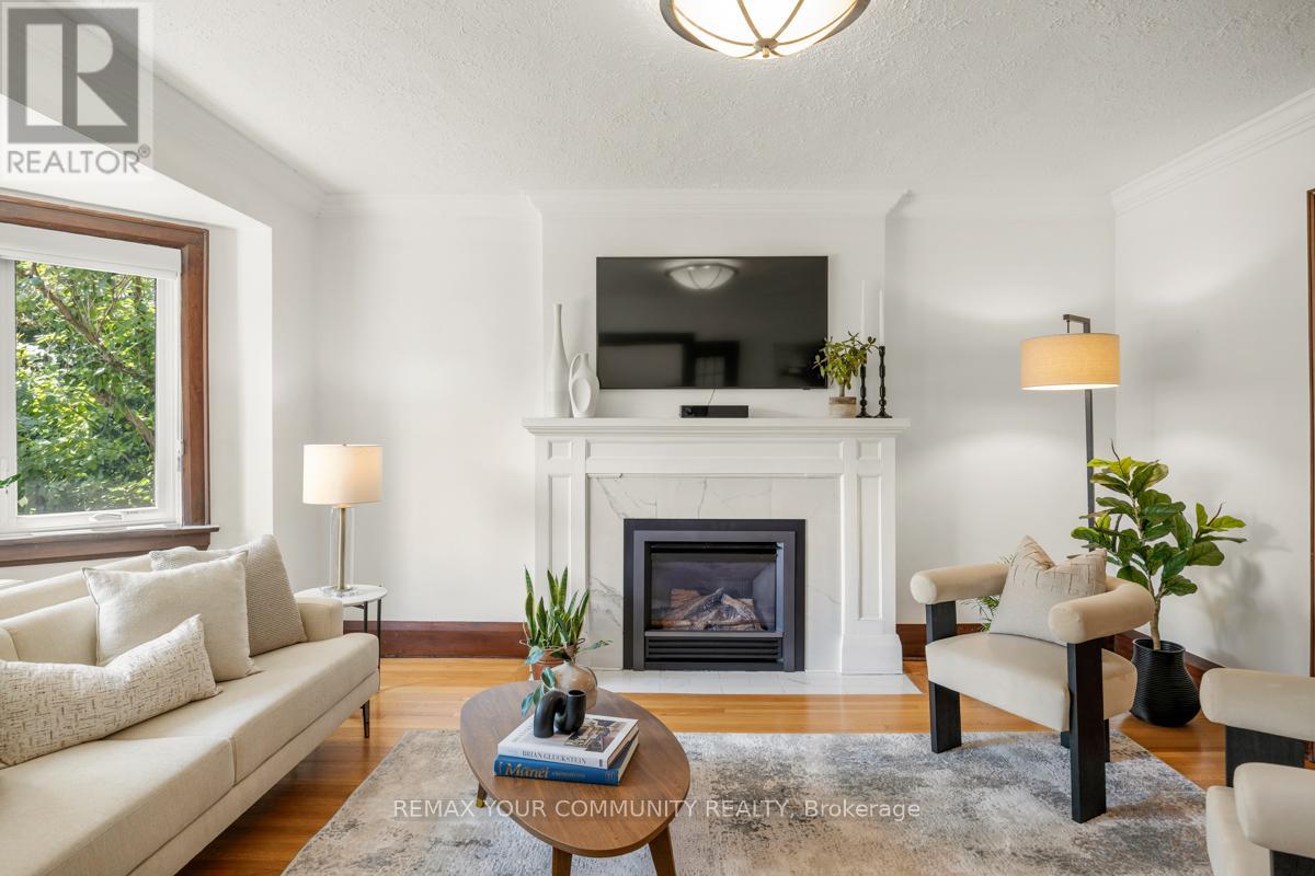 82 Abbott Avenue, Toronto, Ontario M6P 1H6 - Photo 7 - W13514550