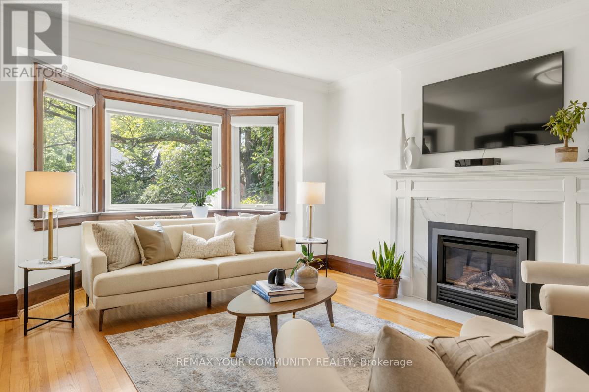 82 Abbott Avenue, Toronto, Ontario M6P 1H6 - Photo 8 - W13514550