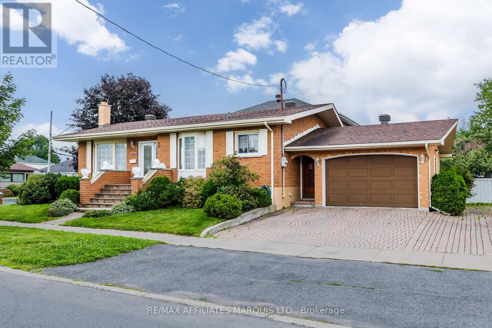 1208 THIRD STREET E, Cornwall, Ontario