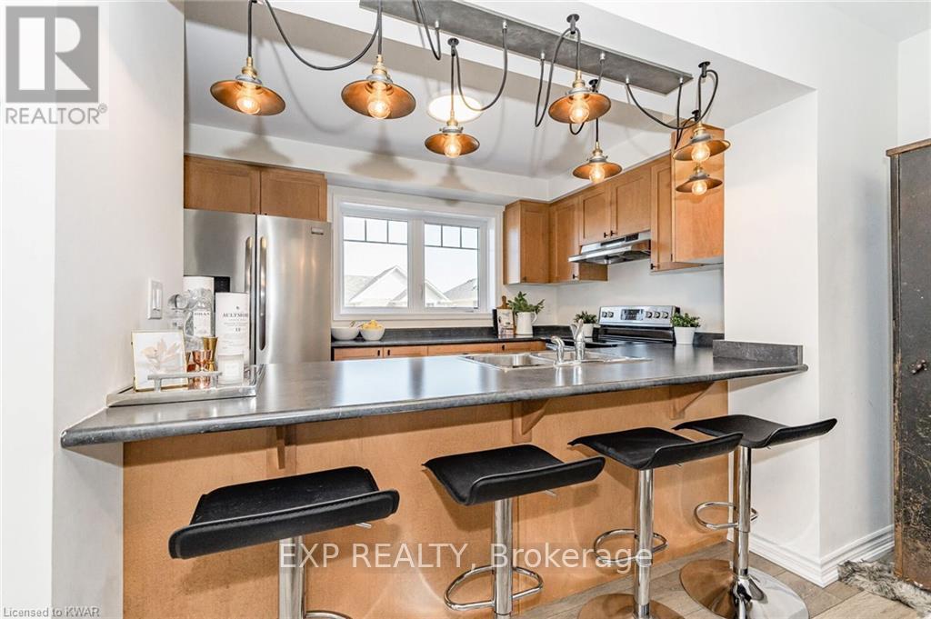 8 Stratus Street, Kitchener, Ontario N2R 0K6 - Photo 7 - X13514518