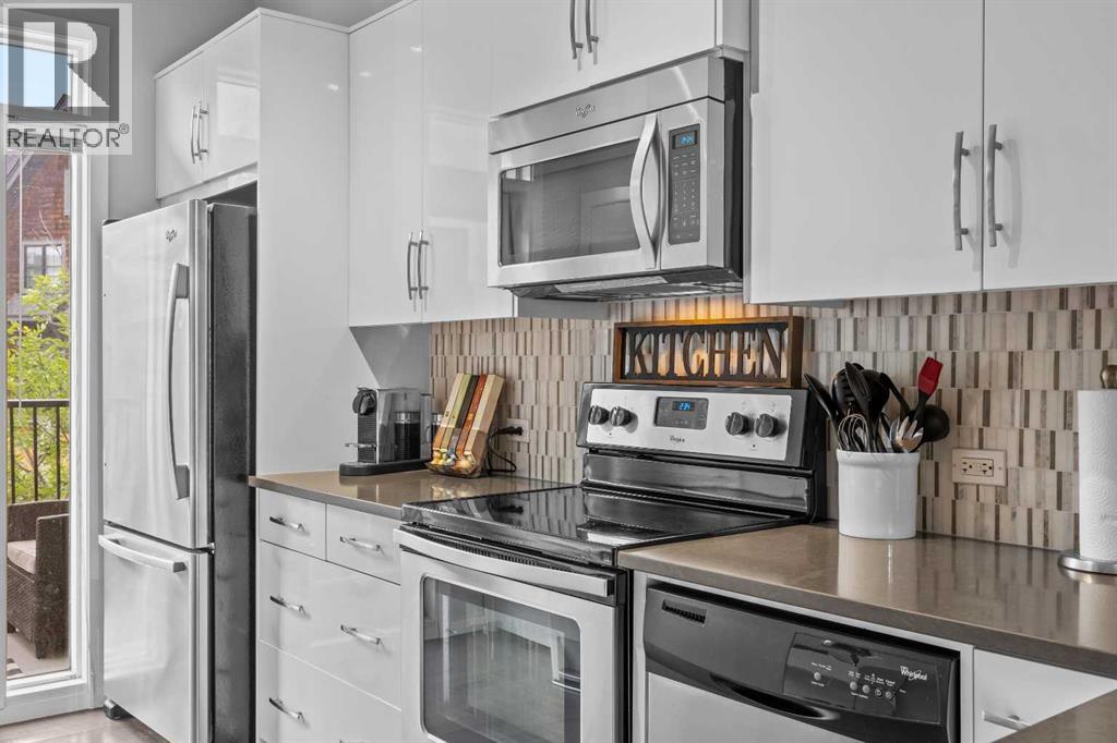 328 Ascot Circle Sw, Calgary, Alberta  T3H 0X2 - Photo 16 - A2325855