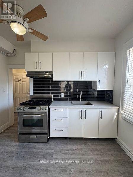 301 - 930 St Clair Avenue W, Toronto, Ontario  M6C 1C8 - Photo 1 - C13514770