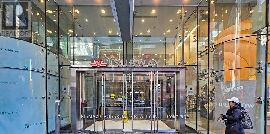 3208 - 1 Bloor Street, Toronto, Ontario  M4W 0A8 - Photo 34 - C13514786