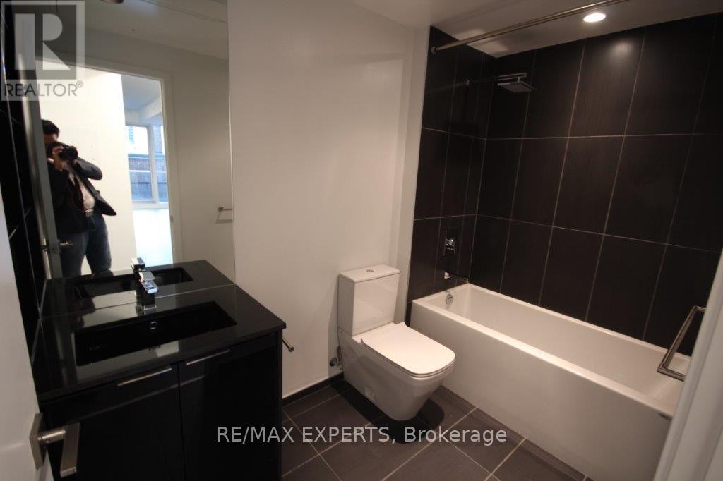 1004 - 70 Temperance Street, Toronto, Ontario  M5H 4E8 - Photo 8 - C13514922
