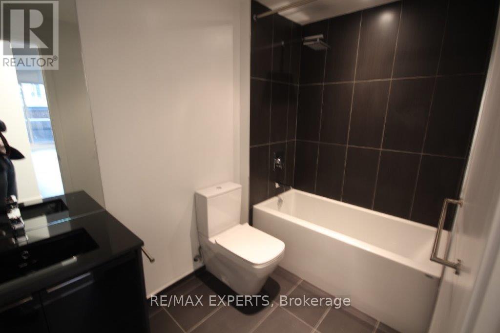 1004 - 70 Temperance Street, Toronto, Ontario  M5H 4E8 - Photo 9 - C13514922
