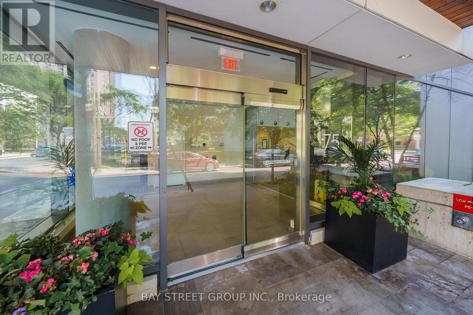 809 - 75 St Nicholas Street, Toronto, Ontario  M4Y 0A5 - Photo 2 - C13514982