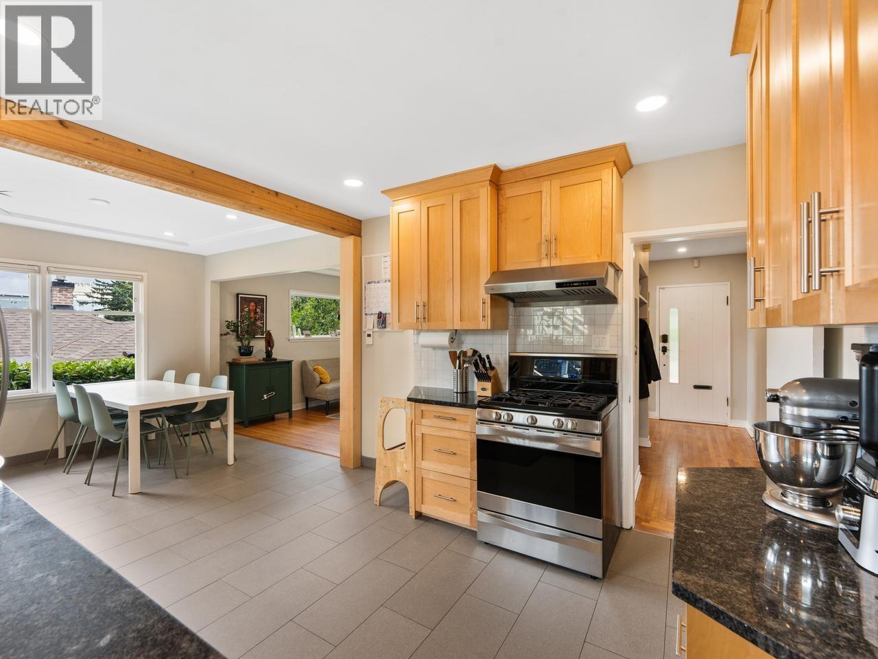 355 Sherbrooke Street, New Westminster, British Columbia  V3L 3M8 - Photo 10 - R3141523