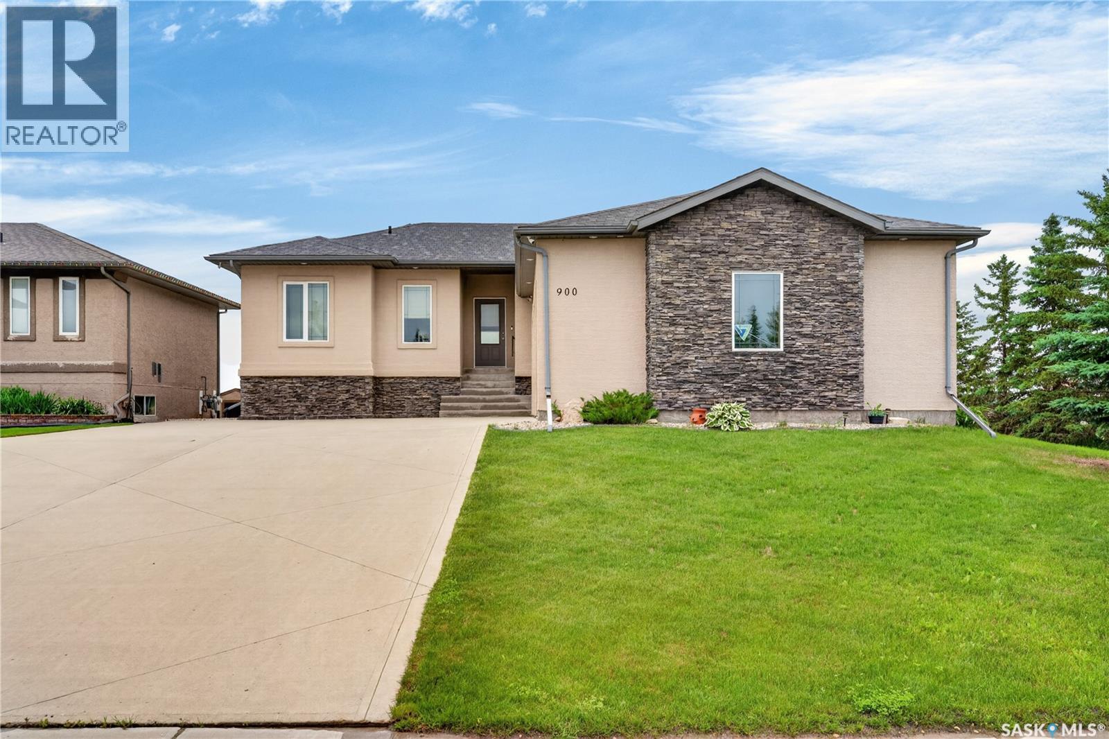 900 Water Ridge CRESCENT, Humboldt, Saskatchewan