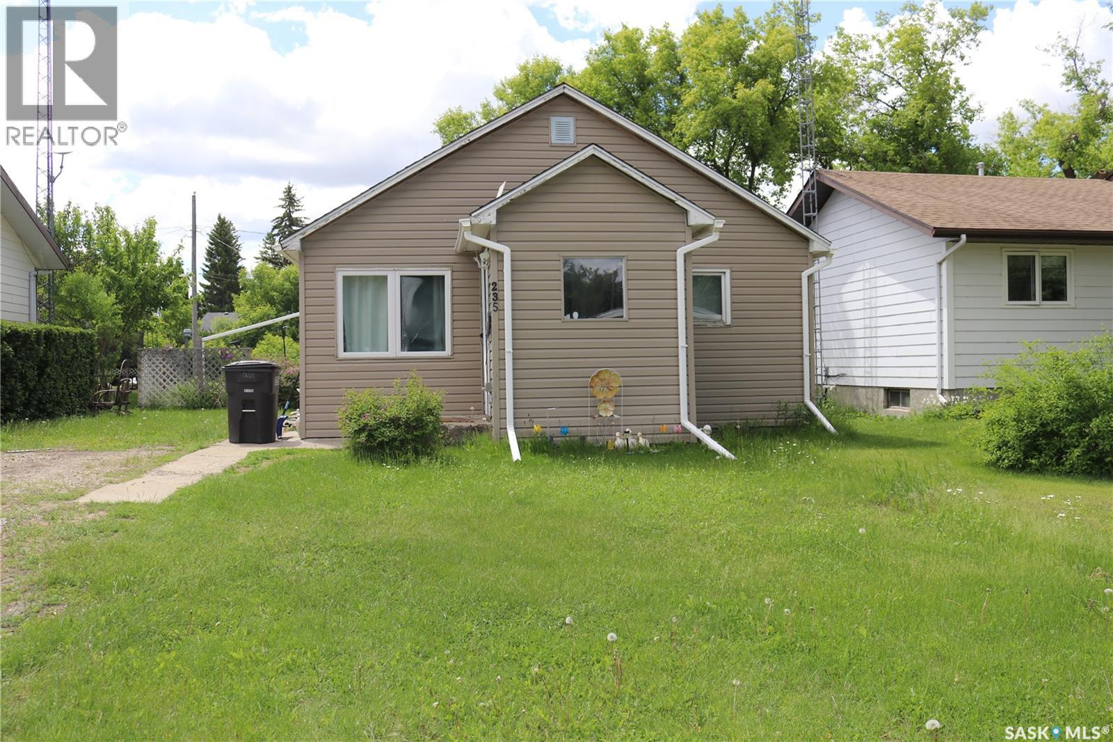 235 Gilbert Street, Drake, Saskatchewan  S0K 1H0 - Photo 2 - SK041302