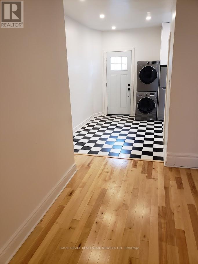 2 - 673 Woodbine Avenue, Toronto, Ontario  M4E 2J3 - Photo 5 - E13514810