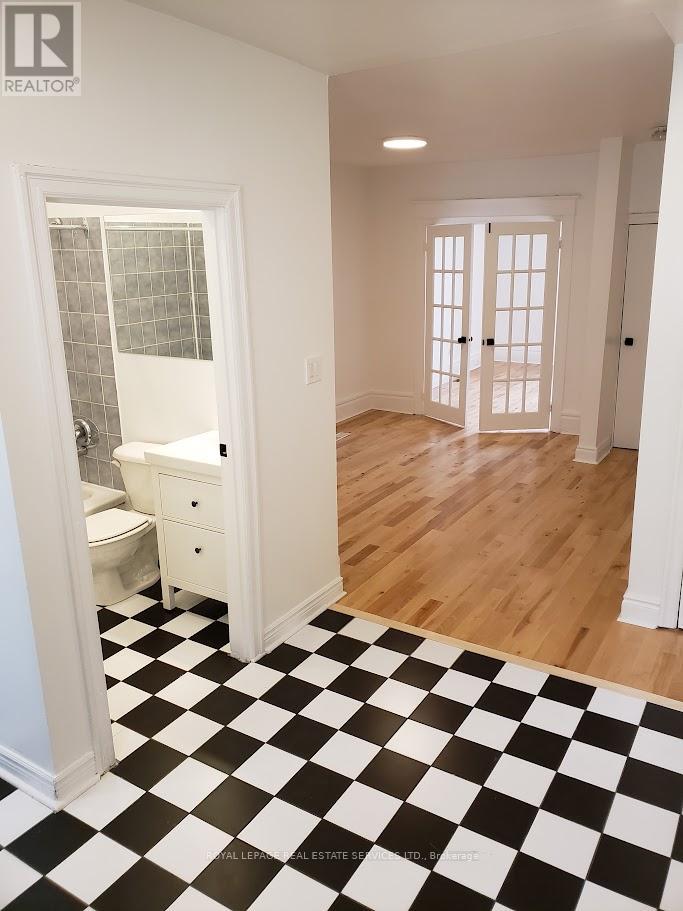 2 - 673 Woodbine Avenue, Toronto, Ontario  M4E 2J3 - Photo 6 - E13514810
