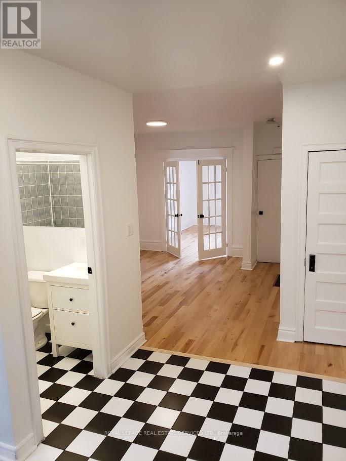 2 - 673 Woodbine Avenue, Toronto, Ontario  M4E 2J3 - Photo 7 - E13514810