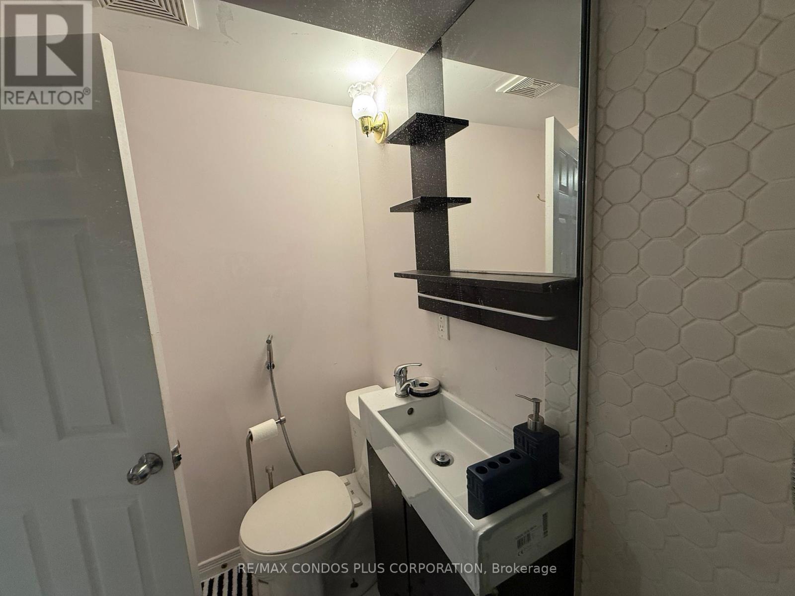 Lower Level #a - 7 Mckelvey Drive, Markham, Ontario  L3T 5X6 - Photo 9 - N13514968
