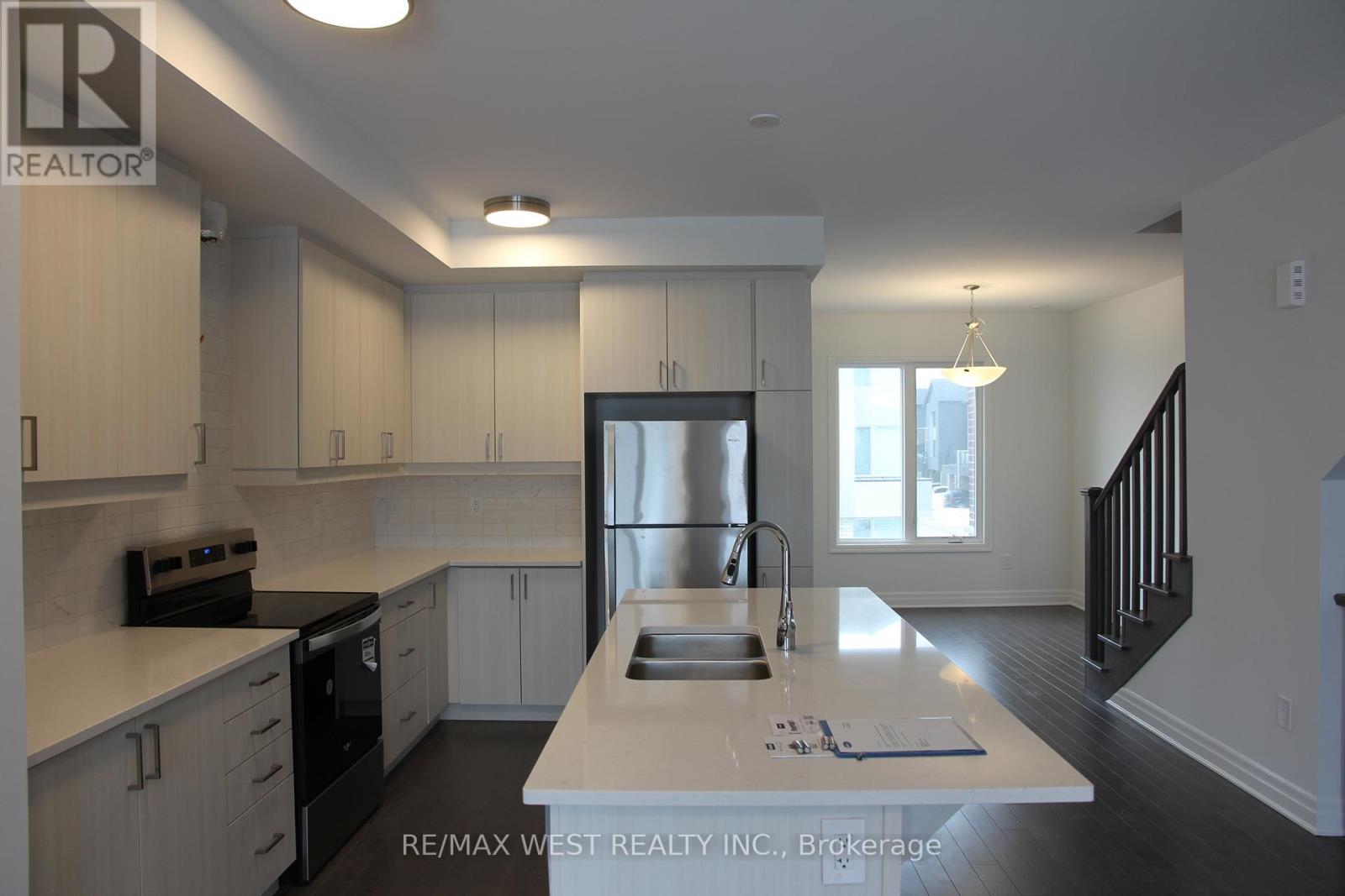 4124 Raybria Way, Mississauga, Ontario  L5M 2S8 - Photo 2 - W13514718